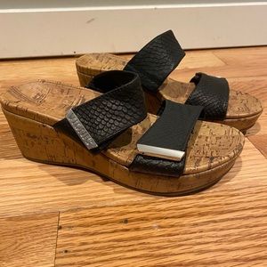 NEW Vionic wedge - women’s size 6 - black